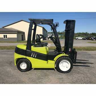 Diesel Forklifts 2012  Clark  (1)