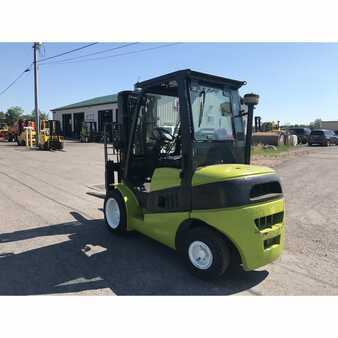 Diesel Forklifts 2012  Clark  (4)