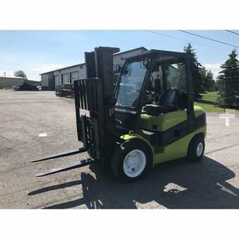 Diesel Forklifts 2012  Clark  (6)