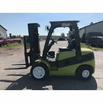 Diesel Forklifts 2012  Clark  (6)