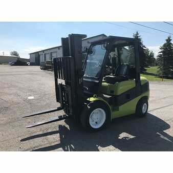 Diesel Forklifts 2012  Clark  (7)