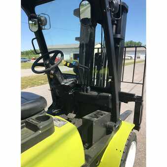 Diesel Forklifts 2012  Clark  (9)