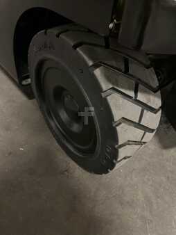 4 Wheels 2021  Hyster e80xn (14)