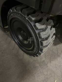 4 Wheels 2021  Hyster e80xn (13)
