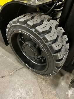 4 Wheels 2013  Hyster e60xn (13)