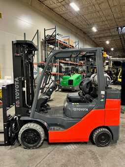 Propane Forklifts 2022  Toyota 8fgcu32 (1)