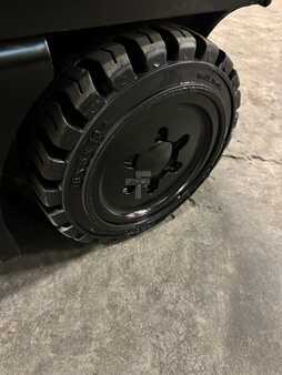 4 Wheels 2019  Hyster e50xn-33 (14)