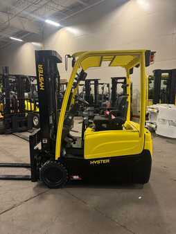 4 Wheels 2021  Hyster j35xnt (1)