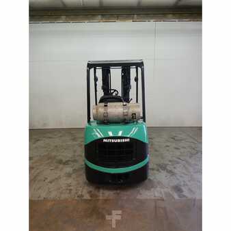 Propane Forklifts 2003  Mitsubishi fgc30k (3)