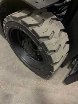 4 Wheels 2017  Hyster e60xn (14)