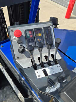 Propane Forklifts 2013  Combilift cb6000 (7)