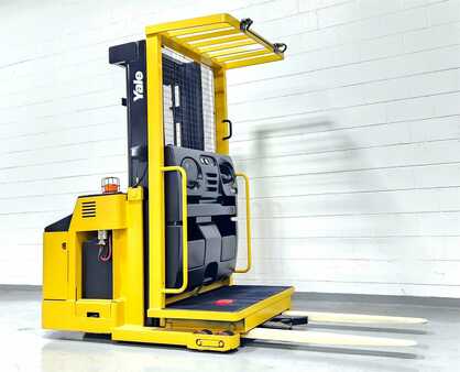 Vertical order pickers 2008  Yale OS030ECN (2) 