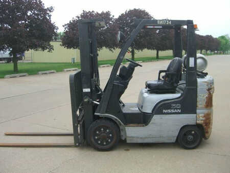 Propane Forklifts - Nissan 2A24LV (11)