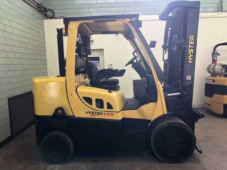 Propane Forklifts 2007  Hyster s135ft (1) 