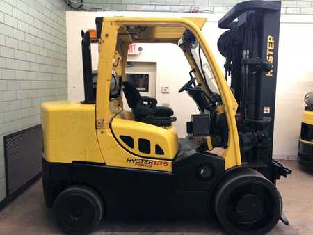 Propane Forklifts 2011  Hyster s135ft (1) 