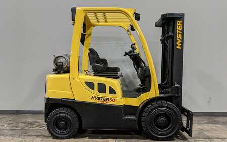 Propane Forklifts 2010  Hyster h50ft (1) 