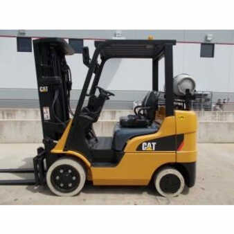 Propane Forklifts 2012  CAT Lift Trucks 2c5000 (1) 