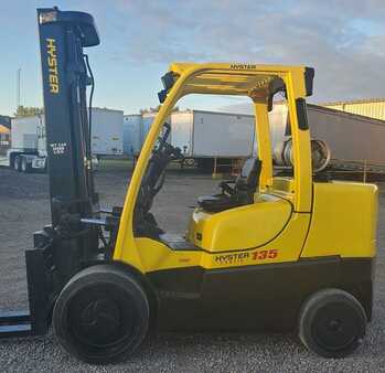 Propane Forklifts 2009  Hyster s135ft (1) 