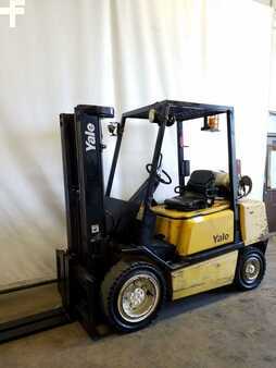 Propane Forklifts 2004  Hyster h60ft (1) 