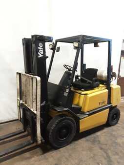 Propane Forklifts 2001  Yale glp060 (1) 