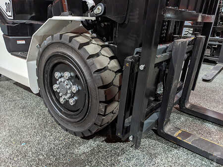 Propane Forklifts 2024  Viper FY30 (15)