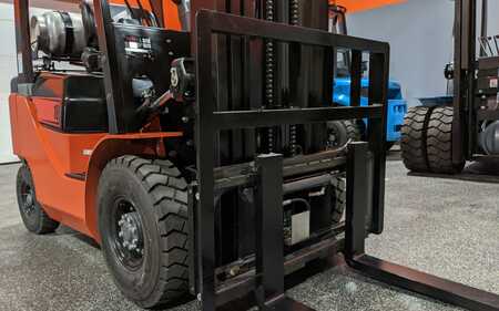 Propane Forklifts 2024  Viper FY18 (24)