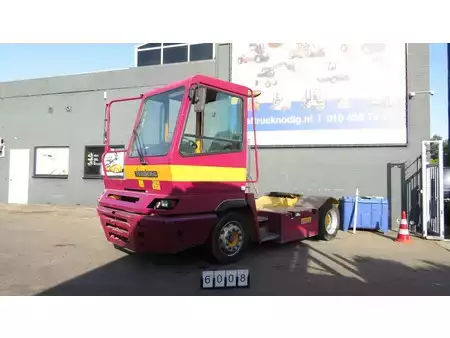Trator de terminal 2015  Terberg YT182 terminal trekker (1)