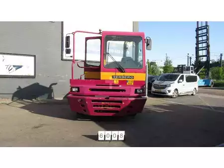 Trator de terminal 2015  Terberg YT182 terminal trekker (2)
