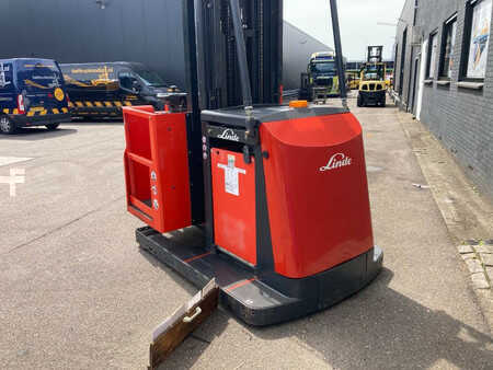 Työntömastotrukki 2012  Linde V12 Man up truck (3)