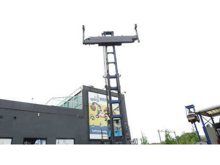 Container truck 2005  Svetruck 16CS 5H Empty container handler (18)