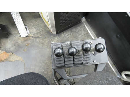 Dieseltruck 1996  Svetruck 30120/46 (8)