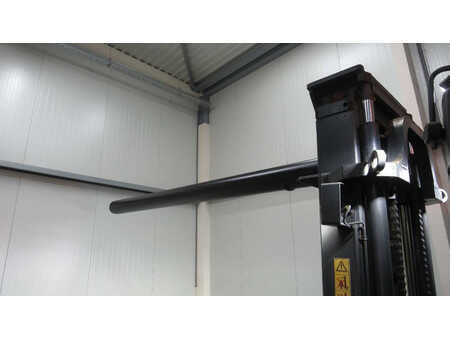 Sähkö - 4 pyör 2018  Kalmar ECG80-6 (11)