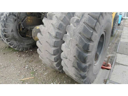 Konttitrukit 1991  Hyster H40.00C-16CH (12)