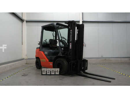 Treibgasstapler 2021  Toyota 02-8FGF25 (3)