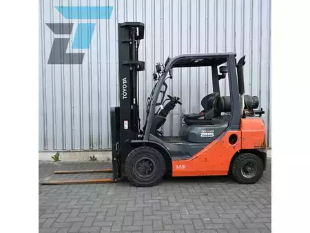 Gas gaffeltruck 2015  Toyota 02-8FGF25 LPG Heftruck (1)