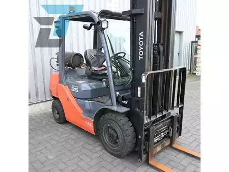 Gas gaffeltruck 2015  Toyota 02-8FGF25 LPG Heftruck (11)