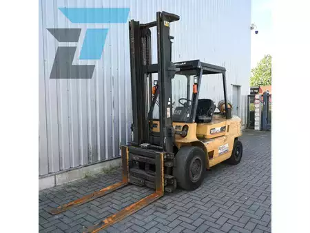 LPG VZV 2000  CAT Lift Trucks GPL40 LPG Heftruck (2)