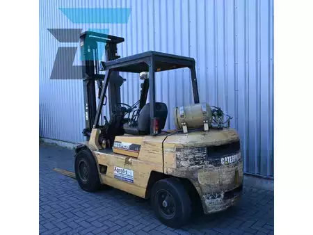 LPG VZV 2000  CAT Lift Trucks GPL40 LPG Heftruck (3)