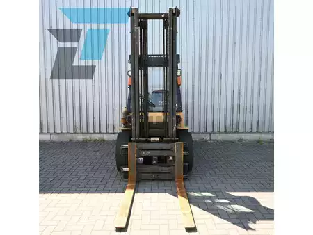 LPG VZV 2000  CAT Lift Trucks GPL40 LPG Heftruck (9)