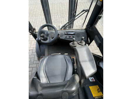 Gázüzemű targoncák 2007  Linde H30T LPG Heftruck (12)
