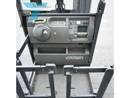 Verticale orderpickers 1997  Crown SP3021TT6095 Elektrische orderpicker (10)