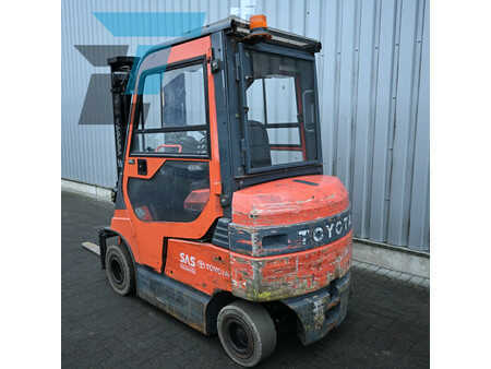 Elektro čtyřkolový VZV 2002  Toyota 7FBH25 Elektrische heftruck (3)