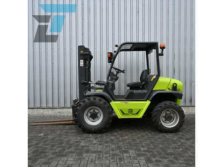 Terénní vysokozdvižný vozík 2003 Agrimac-Agria TH210 Ruw terrein heftruck diesel (1)