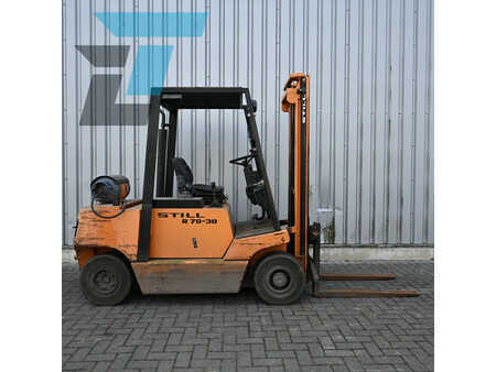 Gázüzemű targoncák 1990  Still R70-30T LPG Heftruck (9)