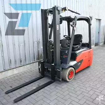 Elektro tříkolové VZV 2018  Linde E20L-02 (2)
