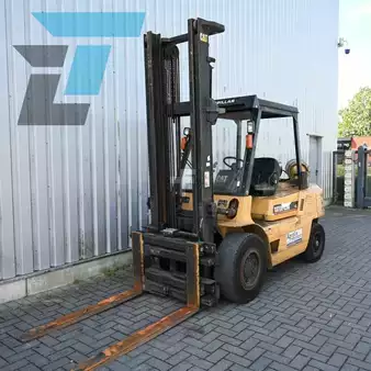 LPG VZV 2000  CAT Lift Trucks GPL40 (2)