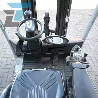 Wózki gazowe 2015  Still RX 70-20 T (13)