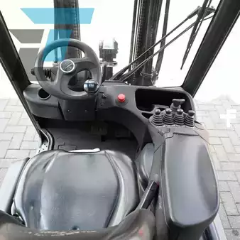 Chariots électriques à 4 roues 2019  Linde E16PH-02 (14)