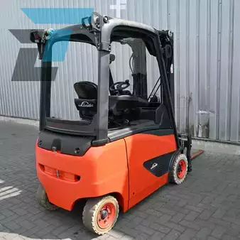 Chariots électriques à 4 roues 2019  Linde E16PH-02 (9)