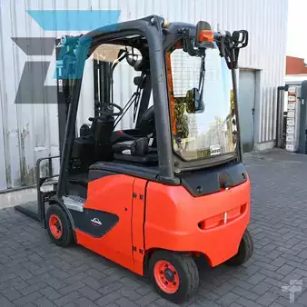 Chariots électriques à 4 roues 2018  Linde E16PH-02 (8)